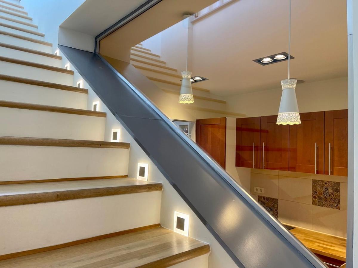 Penthouse W Private Rooftop And Free Parking บูดาเปสต์ ภายนอก รูปภาพ